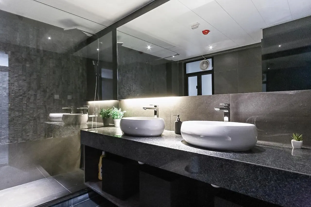 Les Barons Apartment Hong Kong